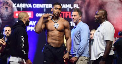 Accident au Nigeria : Anthony Joshua blessé, deux membres de son équipe décèdent dans une collision à Lagos Les proches d’Anthony Joshua impliqués dans l’accident de voiture : qui sont-ils ?
