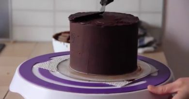 Assemblez un layer cake et maîtrisez le lissage extérieur