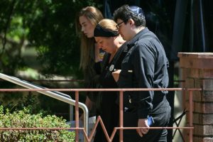 Attentat de Sydney: l'Australie enterre une jeune victime et veut sévir contre l'extrémisme