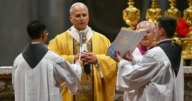 Au Vatican, Léon XIV célèbre sa première messe de Noël