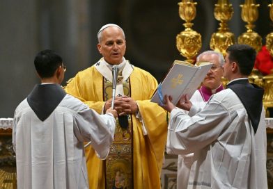 Au Vatican, Léon XIV célèbre sa première messe de Noël