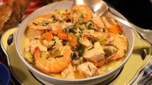 Blanquette de saumon à la normande : un délice de Mère Mitraille