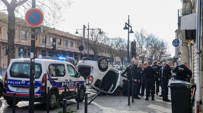Bordeaux : un conducteur fait un refus d’obtempérer, accélère et finit par retourner sa voiture sur le toit