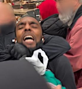 Boycott Carrefour et la violence de sa milice privée.