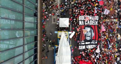 Brésil: nouvelle étape franchie au Sénat vers une réduction de peine pour Bolsonaro