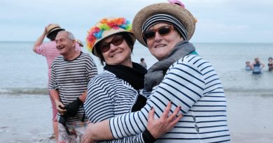 Cabourg, Houlgate et Merville-Franceville : des bains de mer « givrés » pour finir 2025 et débuter 2026