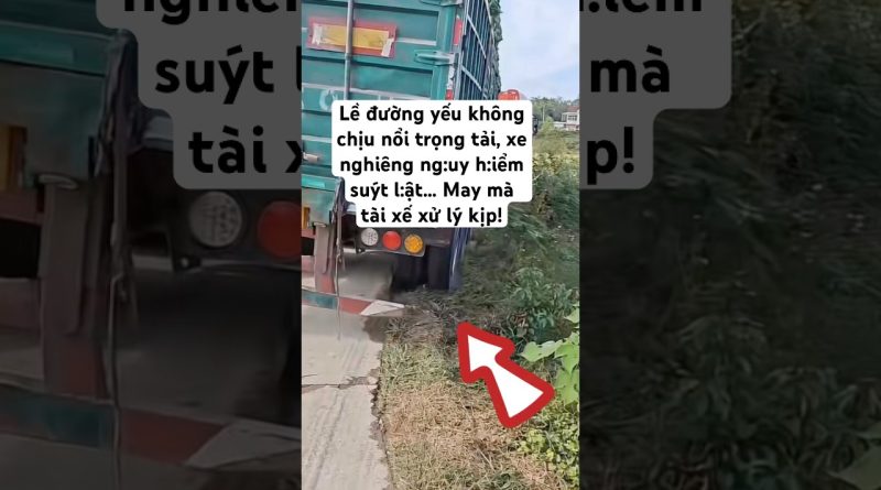 Camion surchargé menace de basculer dans un virage !