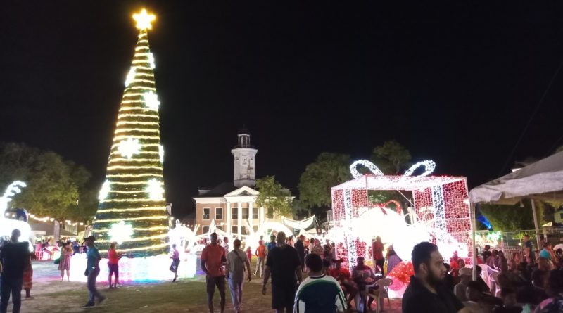 Célébrations festives : la tradition nationale de Noël toujours vivace