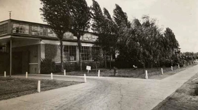 Cet employé de l'usine Bata reçoit pour Noël... une lettre de licenciement