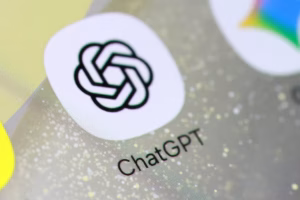 ChatGPT dévoile son « App Store » : intégration de Spotify, Booking et AllTrails expliquée