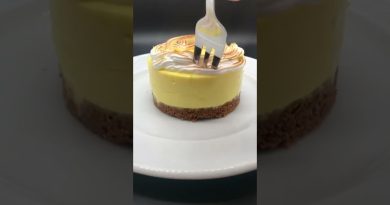 Cheesecake aux citrons vert et jaune, meringue légère