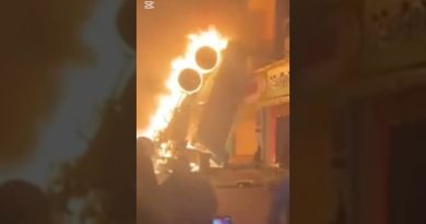 Chute d'un camion provoque un incendie mortel dans un immeuble