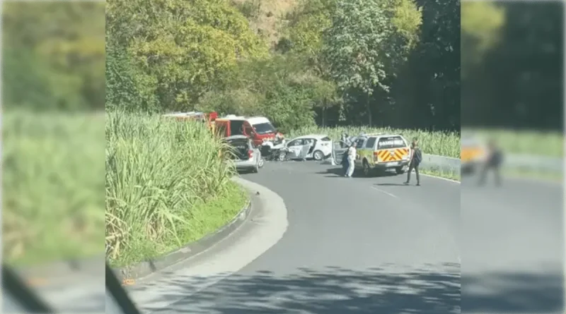 Cinq blessés légers dans un choc frontal entre deux voitures au Carbet