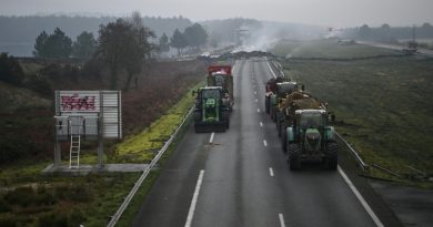 Colère agricole: levée du barrage sur l'A63 près de Bordeaux