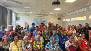 Collégiens et matahiapo : une journée de solidarité intergénérationnelle à Tinomana Ebb