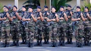 Comment les familles polynésiennes accueillent-elles le service militaire volontaire ?