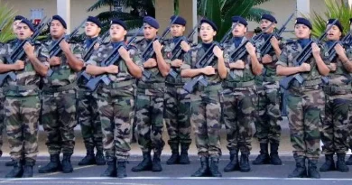 Comment les familles polynésiennes accueillent-elles le service militaire volontaire ?