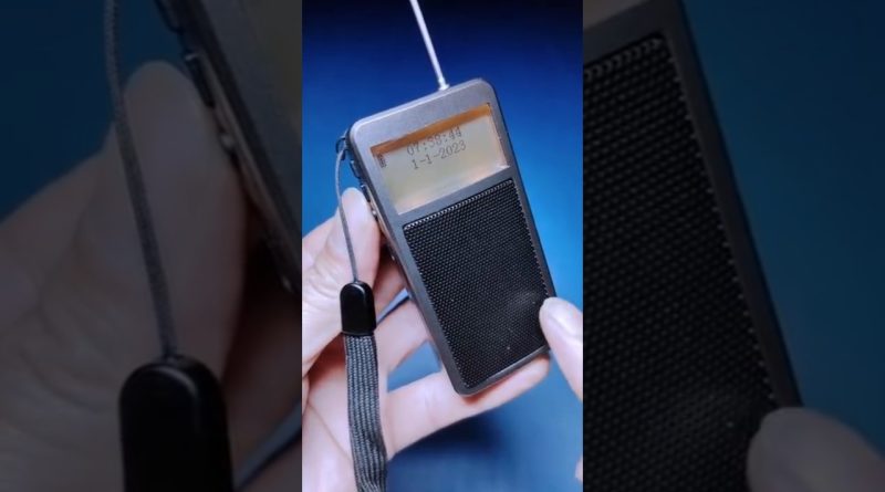 🎧 Compact et puissant : le mini-radio des aventuriers !