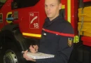 « Concilier ma passion pour le dessin et les pompiers » : ce chef de caserne dans la Manche a