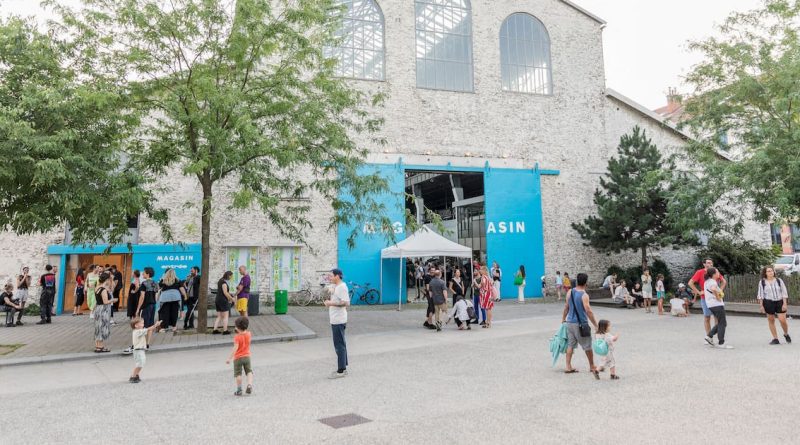 Conflit au Centre national d’art contemporain de Grenoble : accusations de violences sexuelles et crise sociale