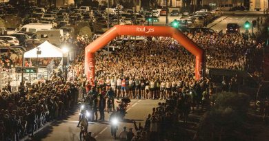 Image toujours tr&egrave;s impressionnante, le d&eacute;part de la foule place de Verdun, sur les coups de 20h.