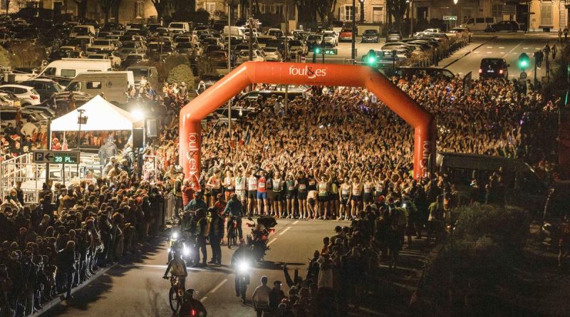 Image toujours tr&egrave;s impressionnante, le d&eacute;part de la foule place de Verdun, sur les coups de 20h.