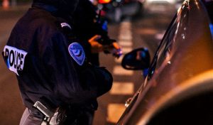 Course-poursuite folle à Roubaix : il percute une voiture, se retrouve à pied, et tente le tout pour le tout