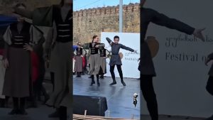 Danse envoûtante des jeunes Géorgiens 🇬🇪 #culture #viral