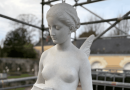 Décapitée, le sein gauche arraché, après bien des péripéties, la statue de Psyché restaurée retrouve le jardin de la Perrine à Laval