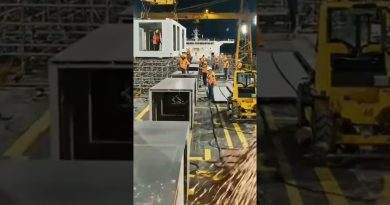 Découvrez la Construction de Ce Navire Gigantesque !