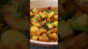 Délicieuses pommes de terre rôties au four