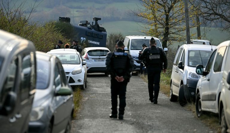 Dermatose: blocage d'axes routiers, le gouvernement maintient sa stratégie d'abattage
