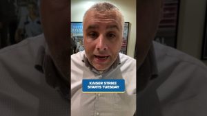 Des vents violents arrachent le toit d'un bâtiment à Longview