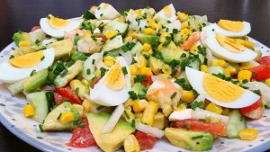 Deux salades composées : gourmandes et rafraîchissantes