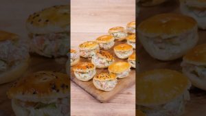 Feuilletés saumon-avocat : l'incontournable du Réveillon 2025