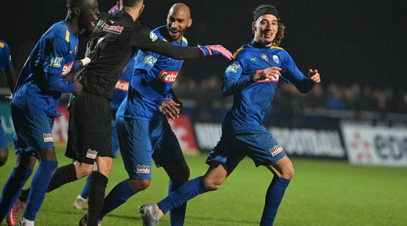 Football. Coupe de France : l'exploit d'Avranches, club de 4e division, qui élimine Brest