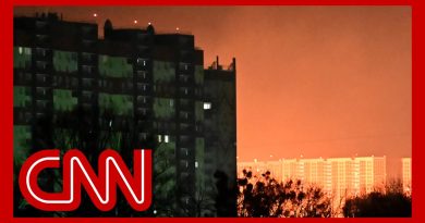 Frappes meurtrières sur Kyiv, l'Ukraine cible un hub pétrolier russe