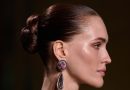 French twist : réalisez facilement ce chignon banane moderne en quelques minutes