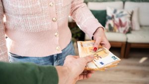 Dons d’argent ou d’objets : la déclaration en ligne est désormais obligatoire