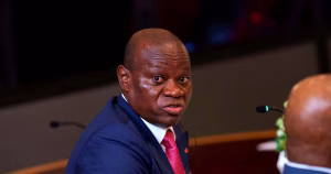 Gabon: Brice Oligui Nguema met sa lutte anticorruption à l’épreuve du pouvoir