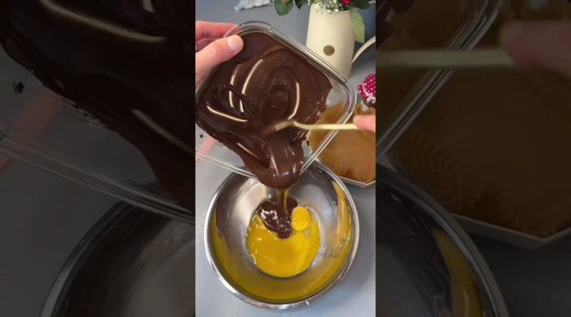 Gâteau au chocolat : 2 ingrédients, sans sucre ni farine ! 😋