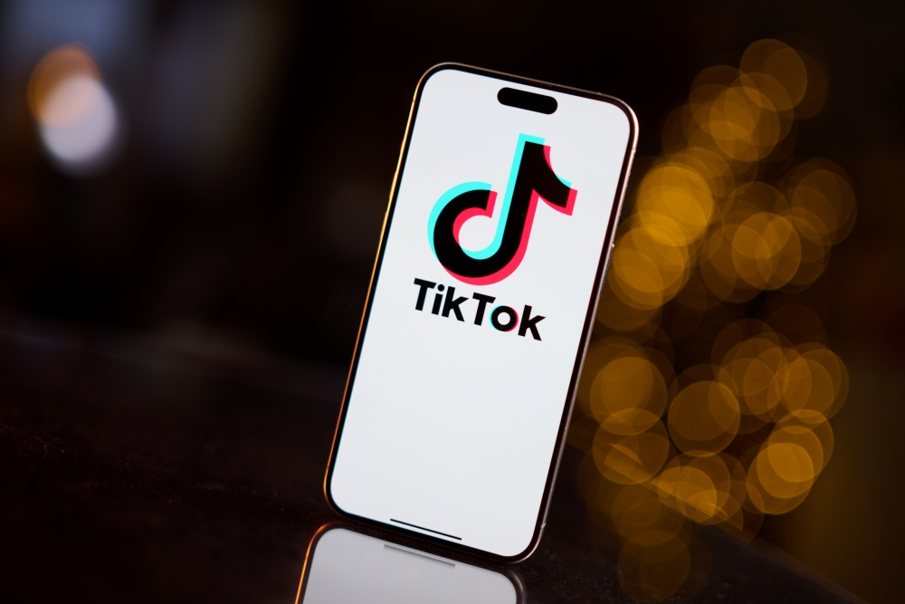 La Pologne sollicite une enquête de la Commission sur TikTok pour désinformation liée à l'IA.