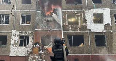 Guerre en Ukraine : de fortes explosions dans la nuit à Kiev, rencontre entre Zelensky et Trump dimanche