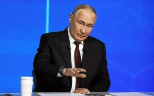 Guerre en Ukraine : la Russie évoque de « lents progrès » dans les négociations avec les Américains