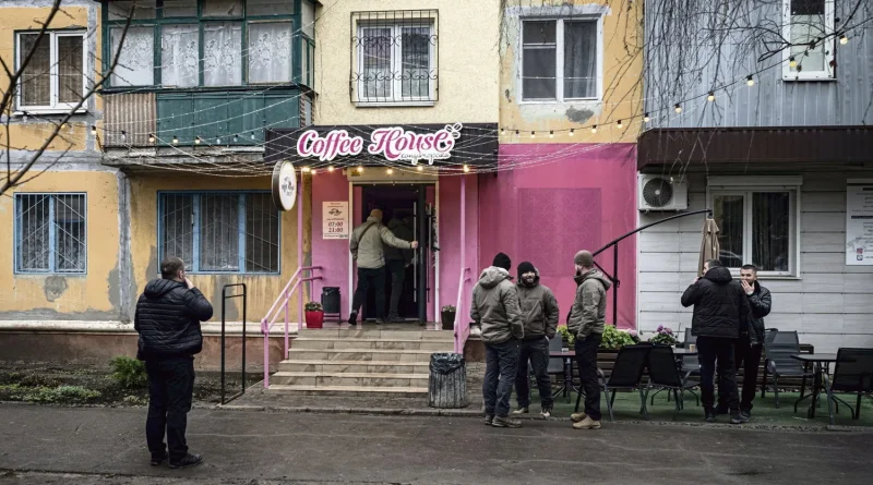 Guerre en Ukraine : meurtrie par les bombardements, la ville de Kramatorsk « respire encore, mais à voix basse » - L'Humanité