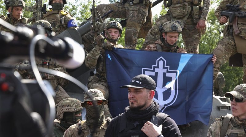 Guerre en Ukraine : un drone FPV l’a touché, le néonazi Denis Kapustin et commandant du Corps des volontaires russes tué à Zaporijjia