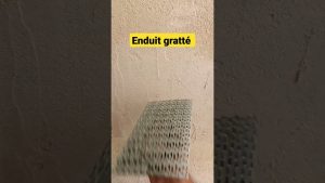 Guide pratique : Réaliser un enduit gratté facilement