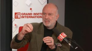 Ukraine-Russie : Guillaume Ancel affirme que les Européens garantiront l’accord à venir