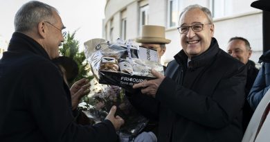 Guy Parmelin reprendra la présidence suisse en 2026 et marque dix ans au Conseil fédéral Logo de l'application