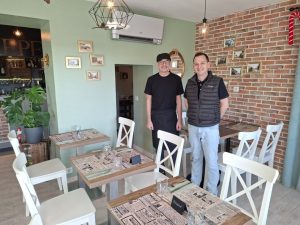 Gwen et Nicolas ont ouvert un café-crêperie à Challans : "les places ont été prises d'assaut"